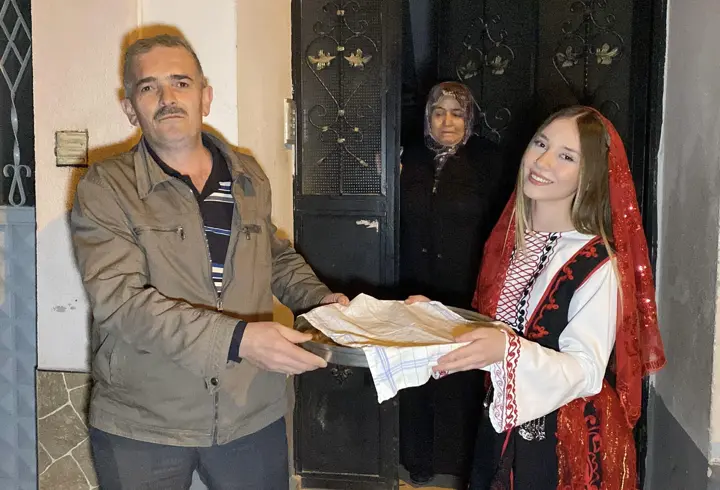 Bursa’da vatandaşlar, Rumeli ezgileriyle sahura uyandırıldı