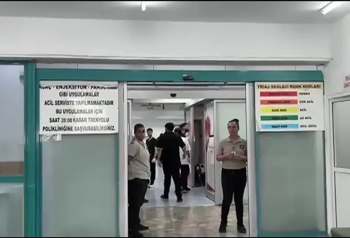 CNN TÜRK Girne'deki hastanede: Batan gemiden kurtarılanlar hastaneye geliyor
