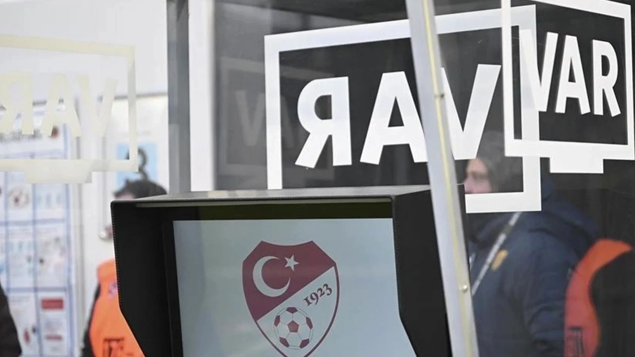 Galatasaray–Beşiktaş derbisinin VAR hakemi açıklandı