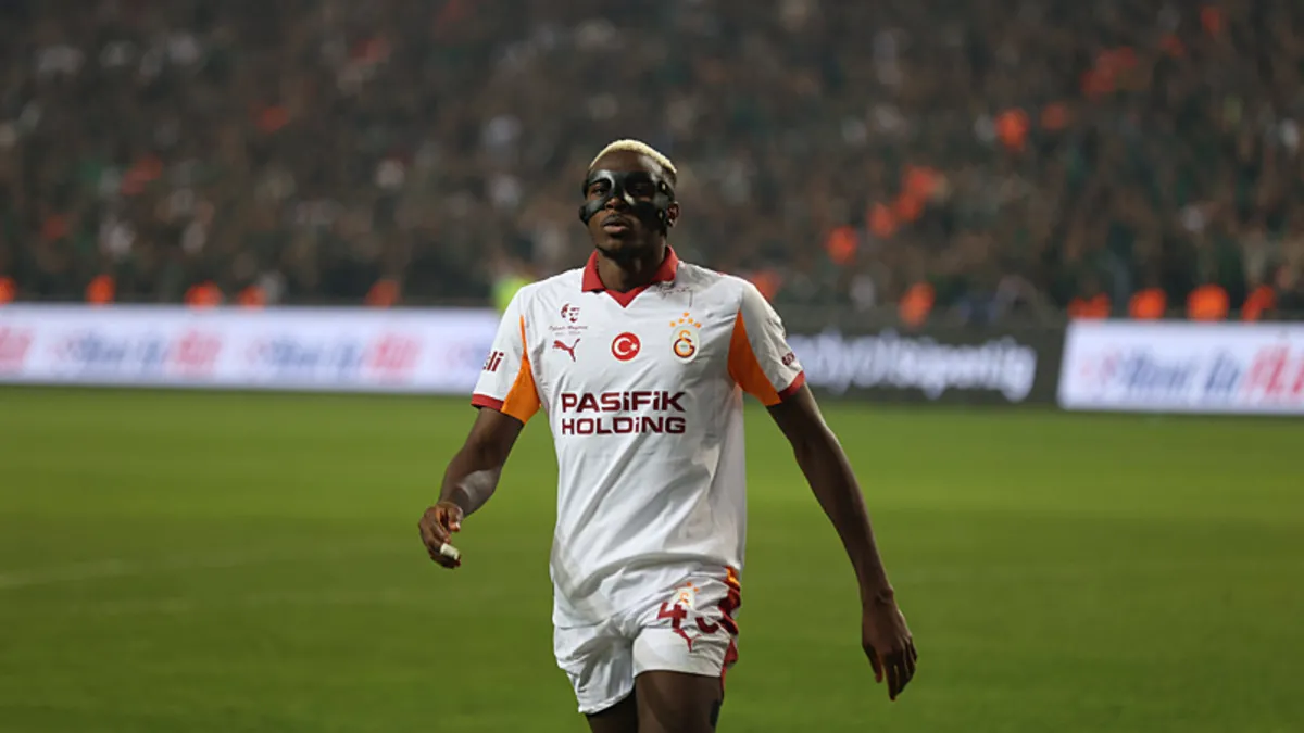 Galatasaray’da Osimhen seferberliği! Fenerbahçe derbisinde oynayacak mı?