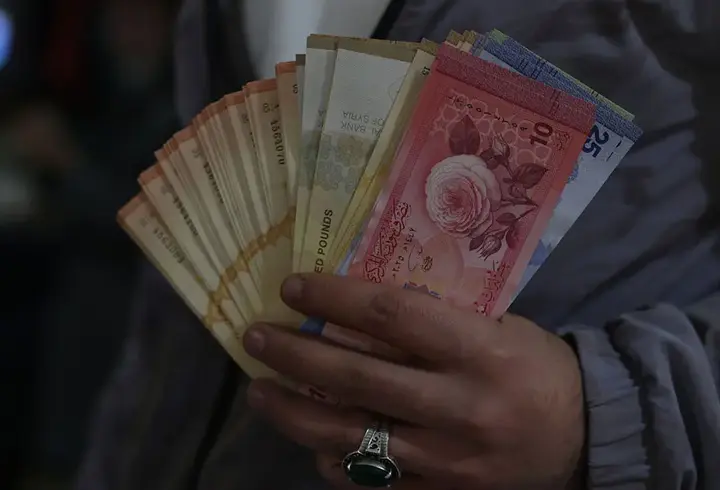Suriye yeni banknotlarını piyasaya sürdü