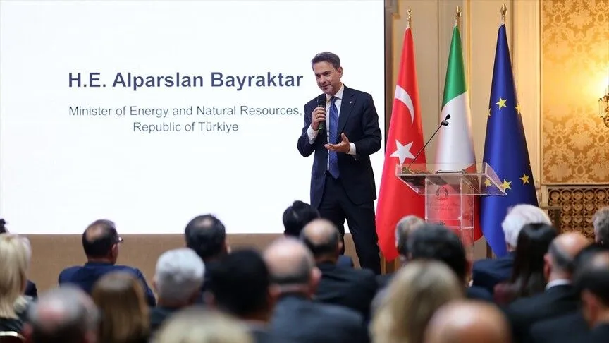 Bakan Bayraktar'dan İtalyan Enerji Şirketi Eni İle İşbirliği Mesajı
