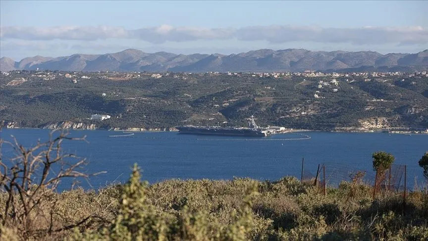 ABD'nin "USS Gerald R. Ford" isimli uçak gemisi Girit'teki Suda Deniz Üssü'nde