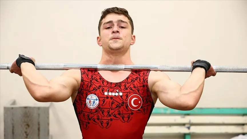 Milli halterci Muammer Kurt'un hedefi Madrid'den altın madalyayla dönmek