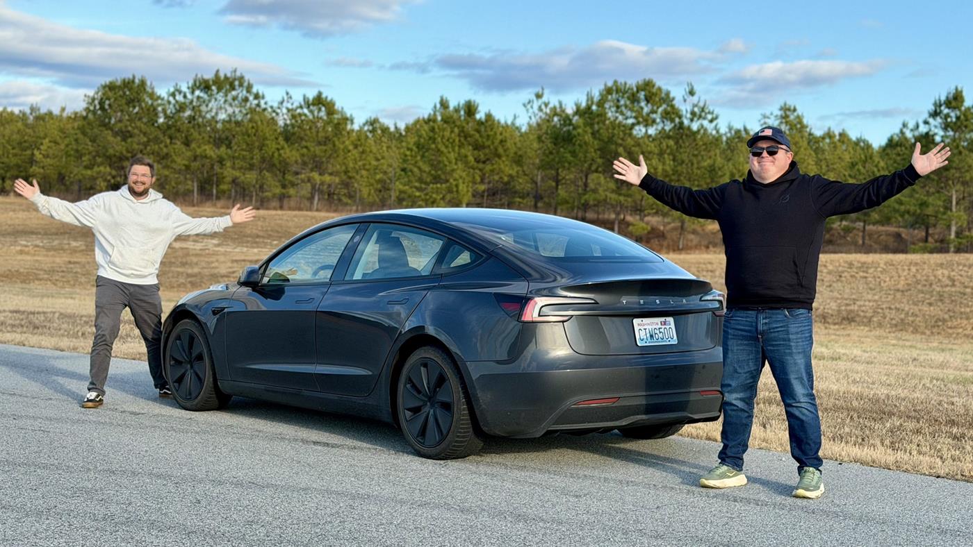 Bir Tesla kullanıcısı, otonom sürüş modunda 16.000 km'yi devirerek rekor kırdı