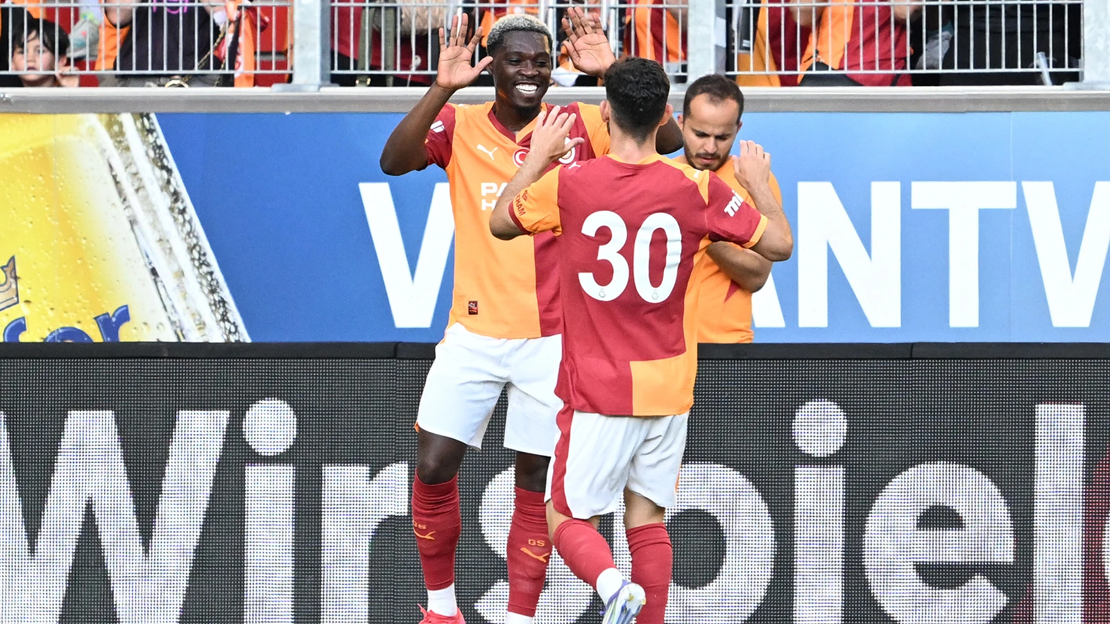 Galatasaray, Derrick Köhn için gelen teklifi yetersiz buldu