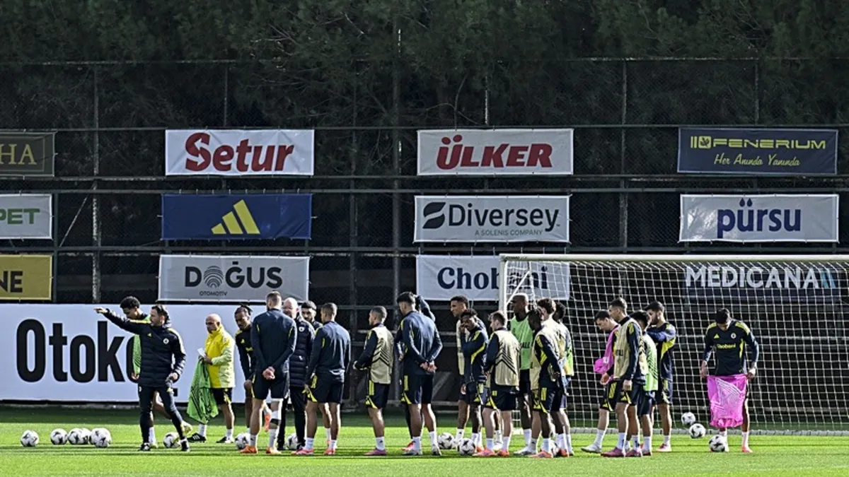 Fenerbahçe'ye Ferencvaros maçı öncesi bir şok daha! Antrenmana çıkmadı