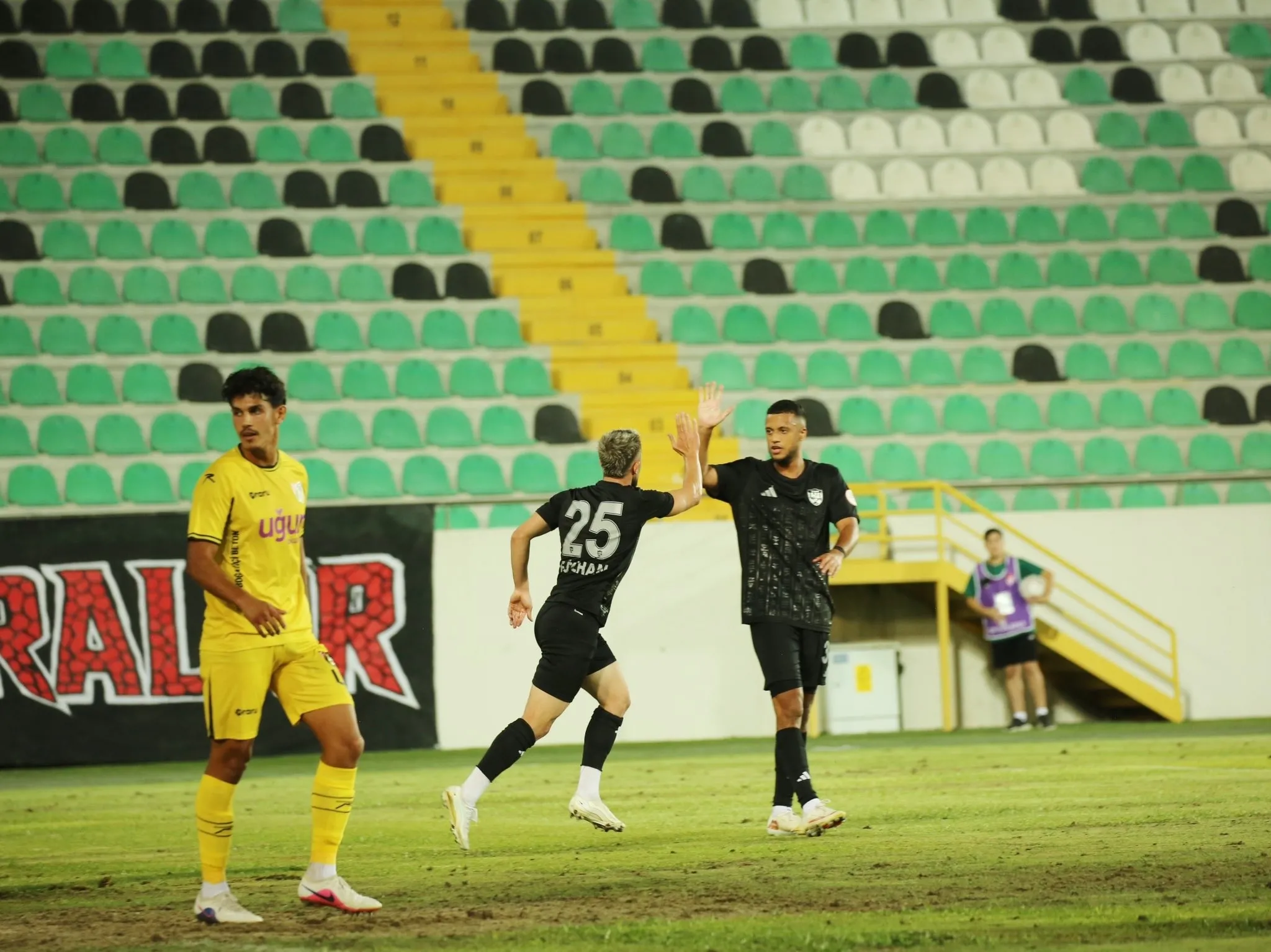 Vanspor evinde İstanbulspor'u mağlup etti!