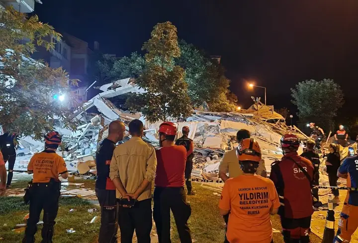 Yıldırım Belediyesi’nden Sındırgı’daki deprem bölgesine destek