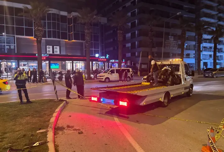 Otomobille çarpışan motosikletin sürücüsü öldü