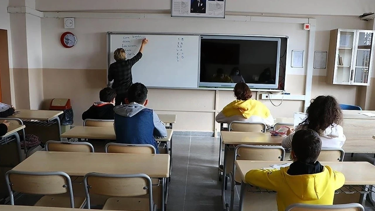 MEB duyurdu: Alan değişikliği başvuruları ve tercih tarihleri açıklandı