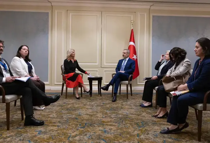 Dışişleri Bakanı Hakan Fidan'dan İrlanda temasları