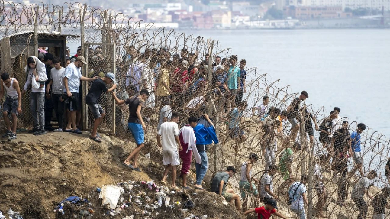 İtalya, İspanya'dan Gelenlere Yönelik Sınır Kontrollerini 7 Gün Daha Uzattı