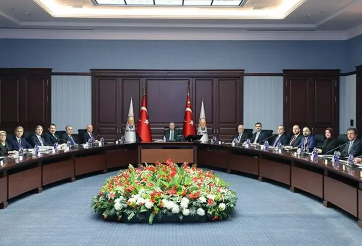 SON DAKİKA HABERİ: AK Parti MYK toplantısı sona erdi