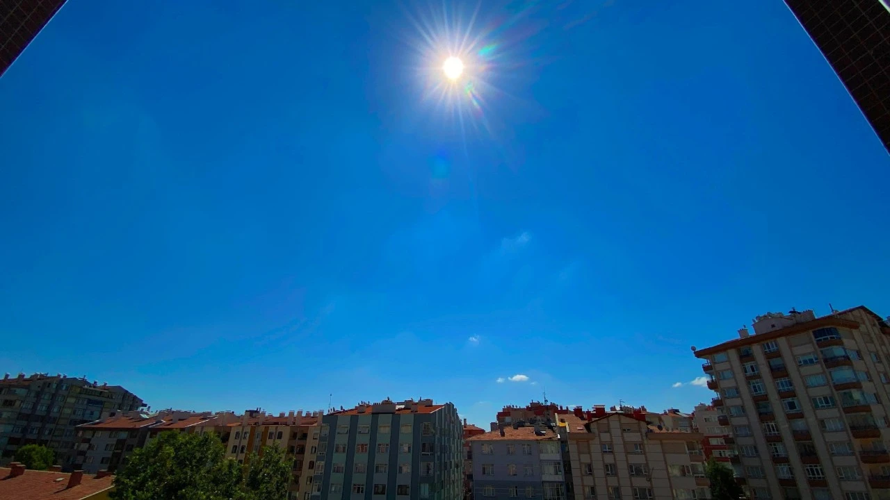 Meteoroloji'den kavurucu sıcak uyarısı: Hafta sonu 36 dereceyi görecek