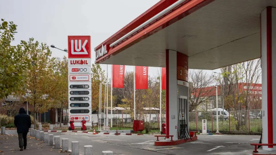 ABD, Lukoil'in yurtdışı istasyonlarına yaptırım muafiyeti tanıdı