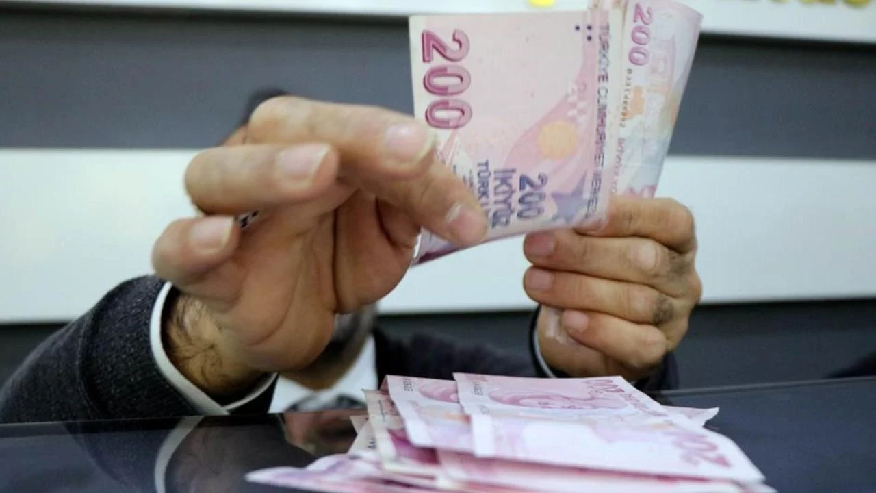 Öğretmen maaşlarından 52 milyon liralık vurgun