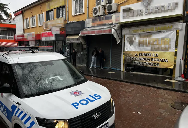 Forkliftle girdiği kuyumcu dükkanından ziynet eşyası çaldı
