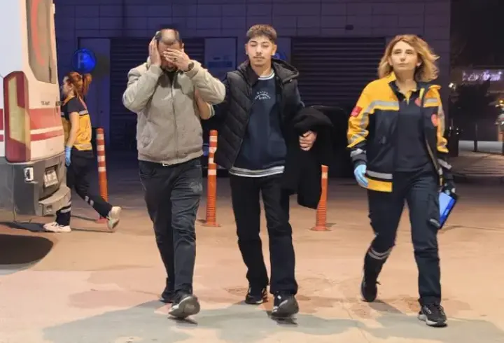 Alkol aldıktan sonra taşların üzerine düştü, sağ kulağı koptu