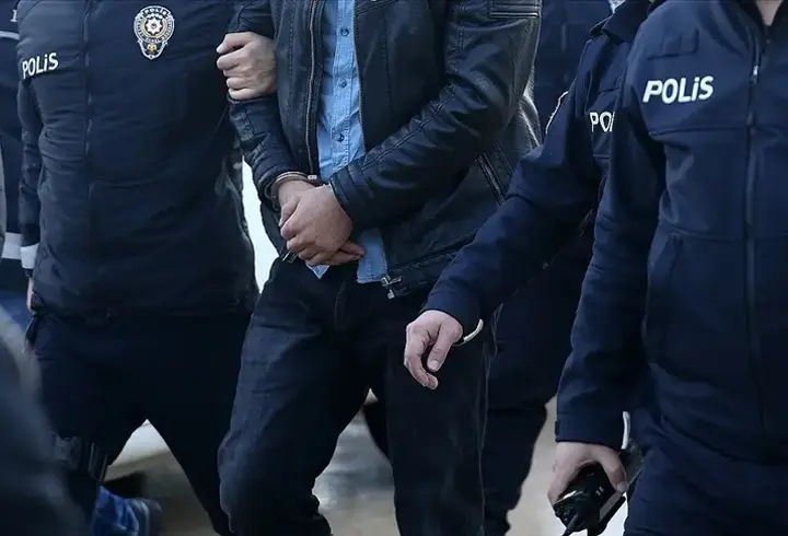 FETÖ'nün mahrem yapılanmasına soruşturma: 8 gözaltı