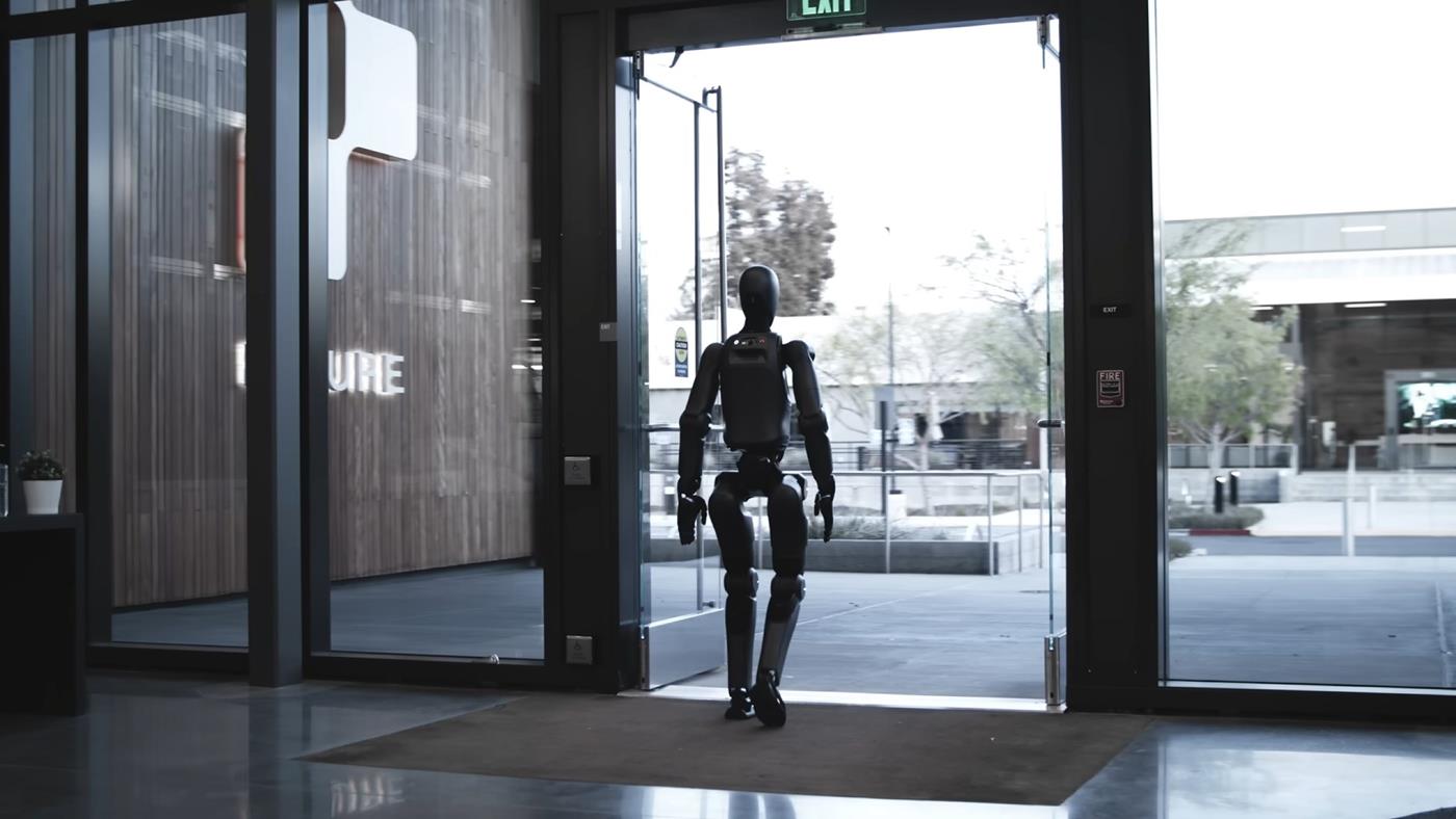 Figure AI’ın insansı robotları artık C-3PO gibi yürümüyor
