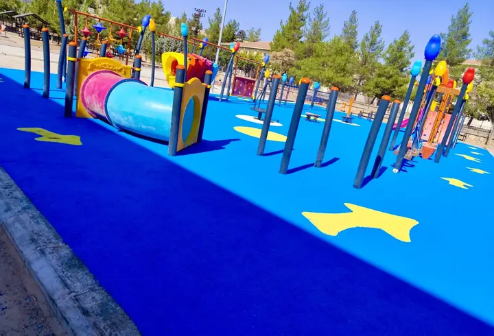 Midyat'ta parklarda yenileme çalışması sürüyor 