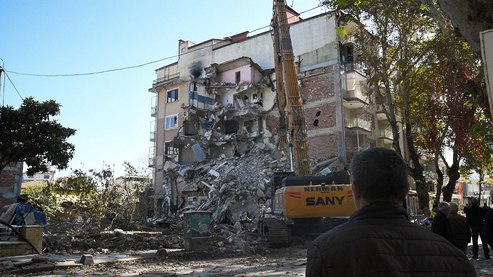 Balıkesir Sındırgı'da 4,7 büyüklüğünde deprem! Çevre il ve ilçelerden de hissedildi