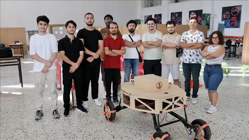 Geleceğin mühendisleri ürettikleri kara araçlarıyla TEKNOFEST'te derece peşinde