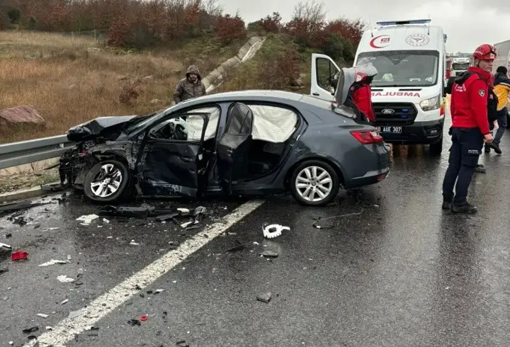 Balıkesir'de zincirleme kaza; 1 ölü 10 yaralı