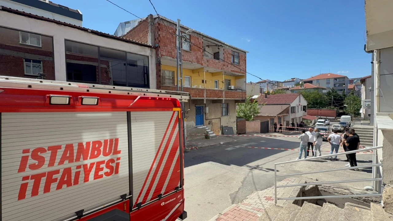 Sultanbeyli'de 3 katlı binada çökme riski! Vatandaşlar tahliye edildi