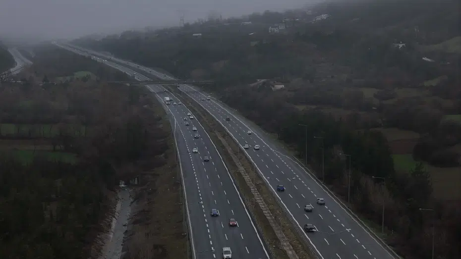 Tatil bitti, eziyet başladı. Yollarda bayram trafiği sürüyor