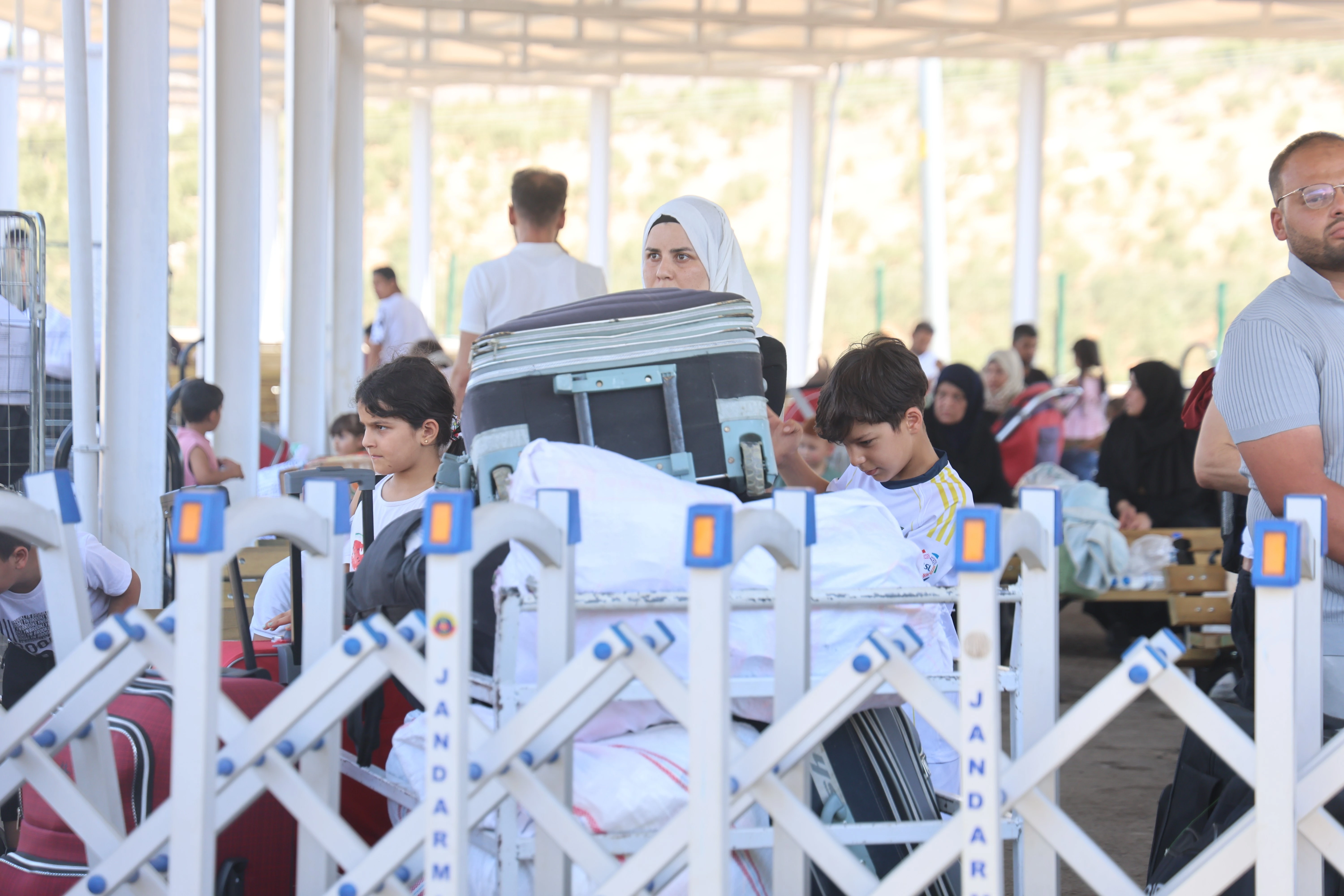 Türk vatandaşlarının Suriye'ye geçiş dönemi başladı