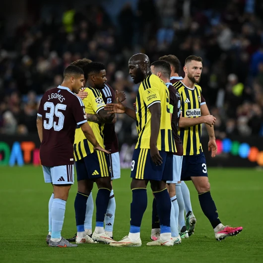Fenerbahçe’nin Aston Villa Yenilgisi Dünya Basınında Gündem Oldu: Çok Sert İfadeler Var