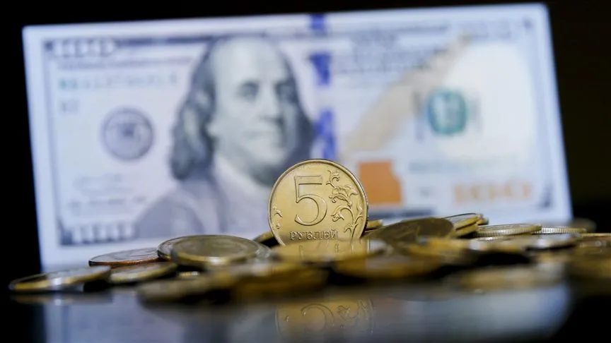 Dolar/ruble paritesi 2023’ten bu yana ilk defa 78’in altına indi