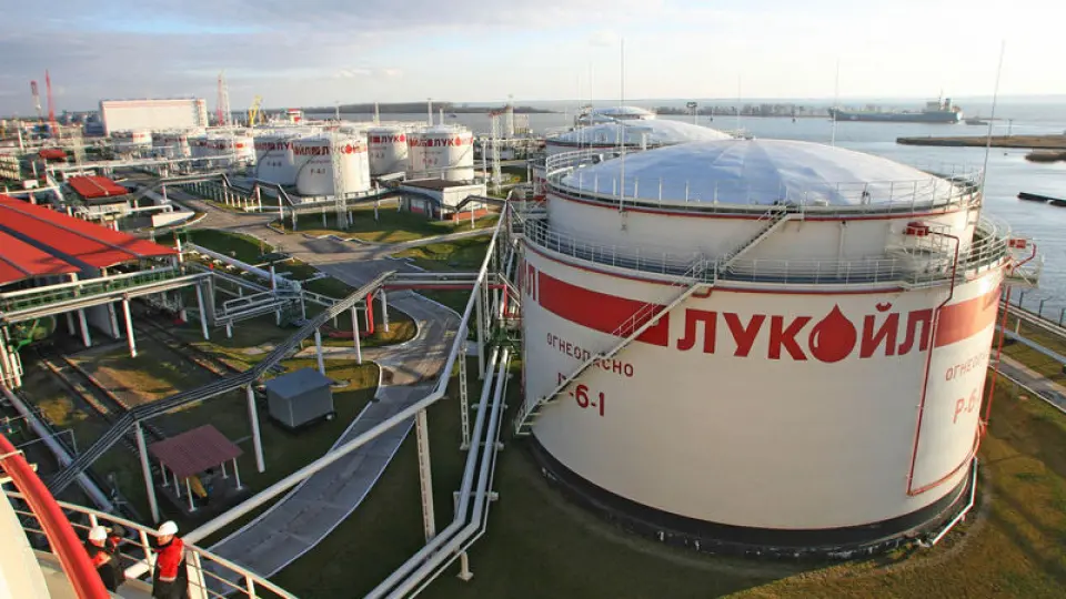 Rusya, Ural petrolündeki indirimi 10 dolar bandına çekmeye çalışıyor