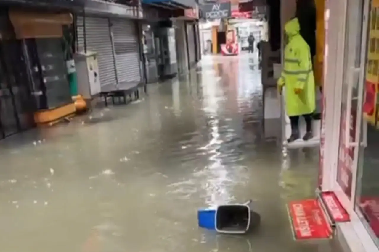 Zonguldak'ta Sağanak: Dereler Taştı, İstinat Duvarı Çöktü