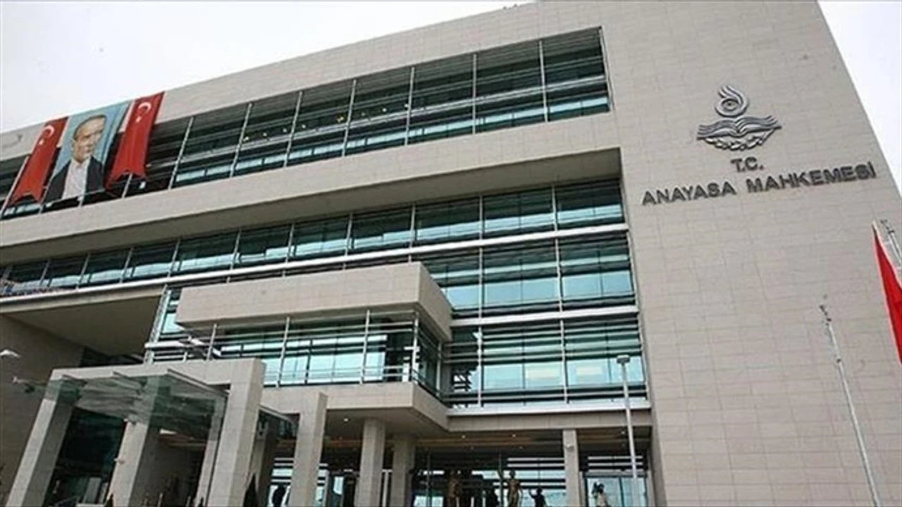 AYM'nin siyasi parti mali denetim kararları Resmi Gazete'de