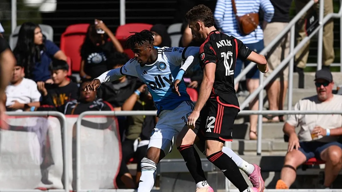Zaha yıldızlaştı, sahada gerilim çıktı! Charlotte DC United’ı 9 kişiyle devirdi