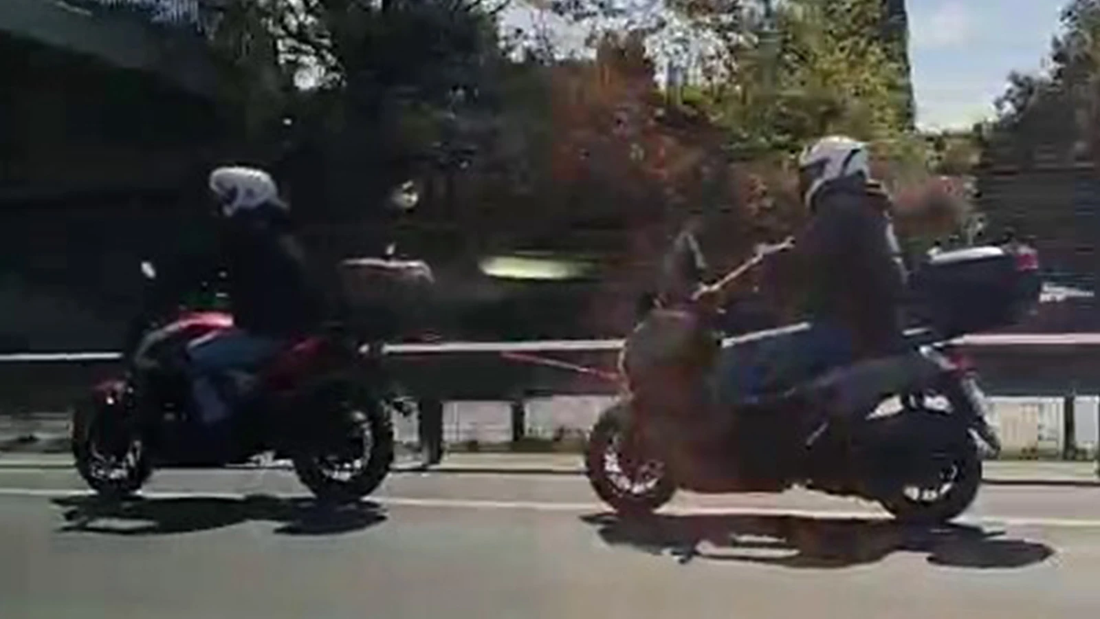 E-5'te tehlikeli yolculuk: Motosiklete motosikletli müdahale
