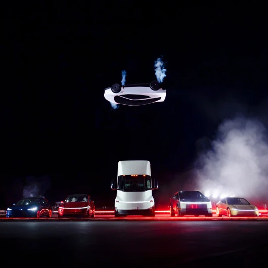 Nasıl Uçtuğu Büyük Merak Konusu Olmuştu: Tesla Roadster’ı Havada Döndüren Sistem Yakından Görüntülendi
