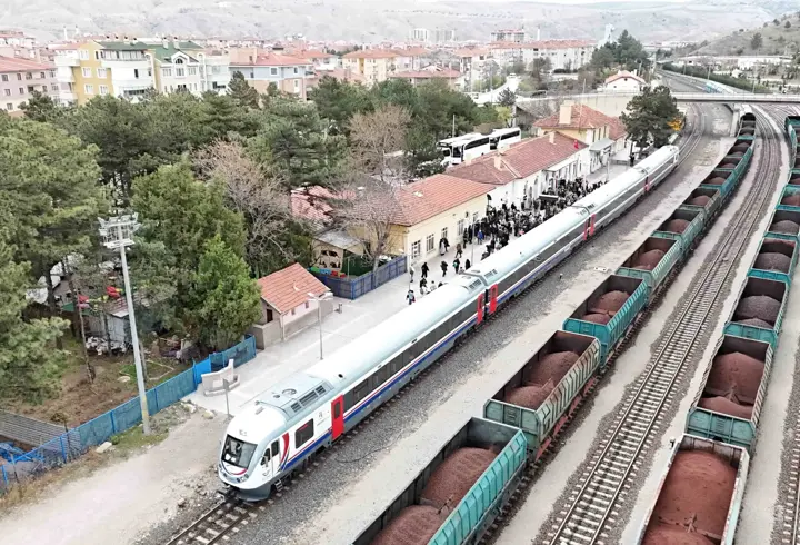 Turistik Tuz Ekspresi yolcuları Çankırı'da doyasıya eğlendi
