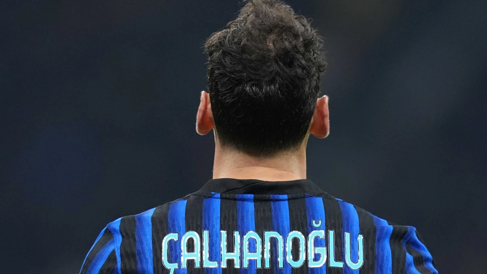 Inter sözleşme yenilemezse Hakan Çalhanoğlu'nu 15 milyon euro'ya satacak