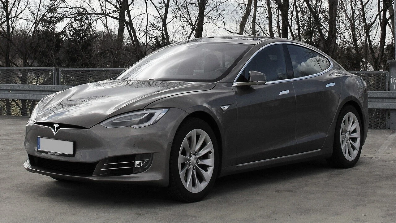 Çin’den Tesla’ya yasak sinyali: gizli kapı kolları tartışılıyor