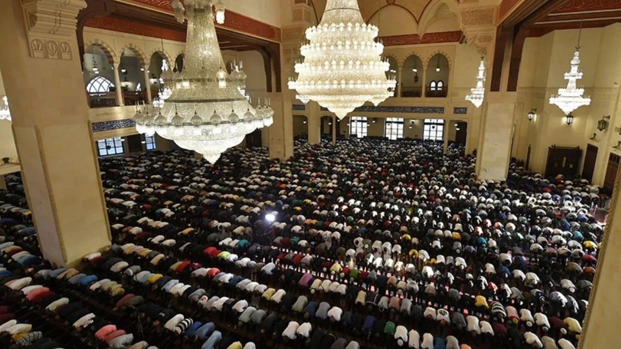 2026 Ramazan ve Kurban Bayramı ne zaman? Diyanet takvimi