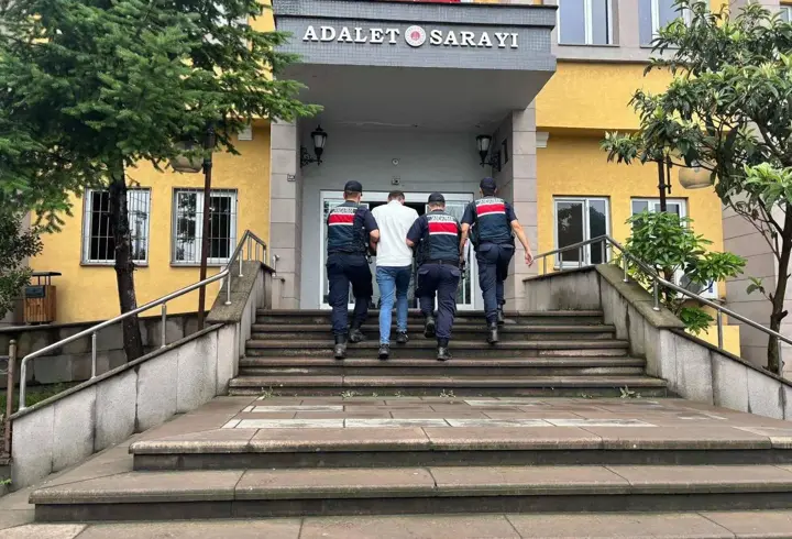 Artvin'de uyuşturucu operasyonunda yakalanan zanlı tutuklandı
