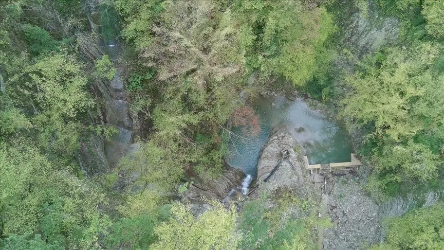Sinop'ta şelaleler sonbaharda ayrı güzellik sunuyor