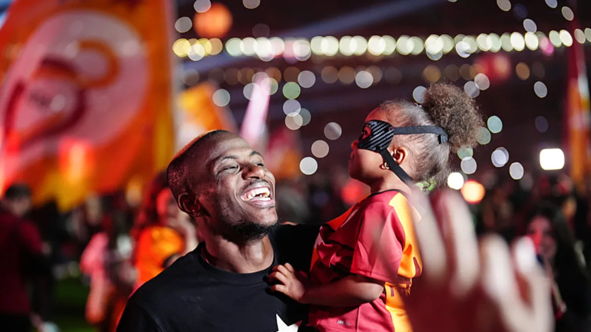 Minik kızı Osimhen'e böyle seslendi: Galatasaray'da kal babacığım