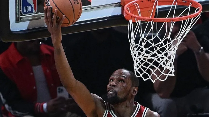 Kevin Durant, NBA'de en fazla sayı atan 6. oyuncu oldu
