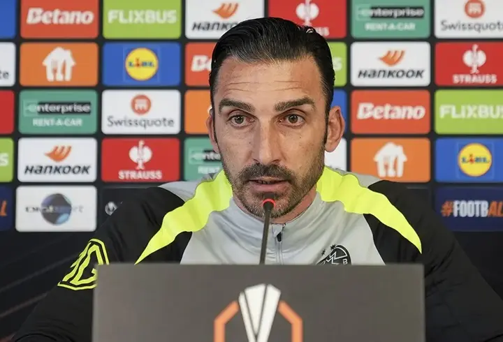 FCSB Teknik Direktörü Ilias Charalambus’tan Fenerbahçe’ye övgü