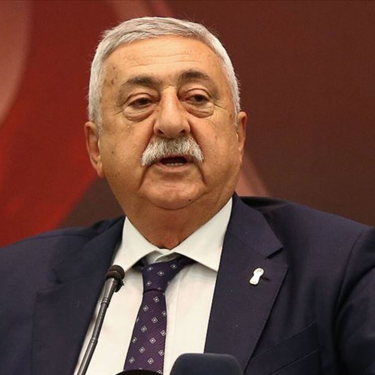 "Esnafımız borcu olmamasına rağmen krediye ulaşamıyor"